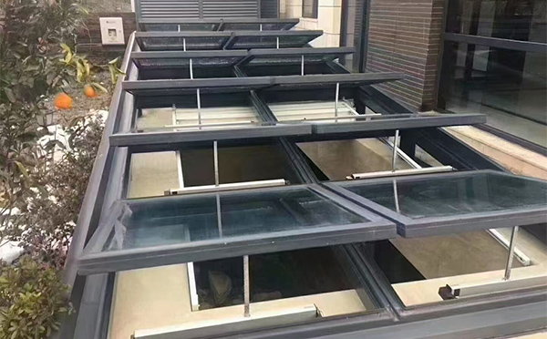 某轨道交通车辆维修车间府谷排烟窗应用