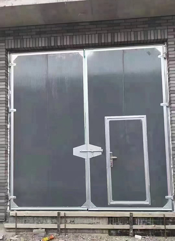 府谷工业平开门在大型设备制造车间的应用实例