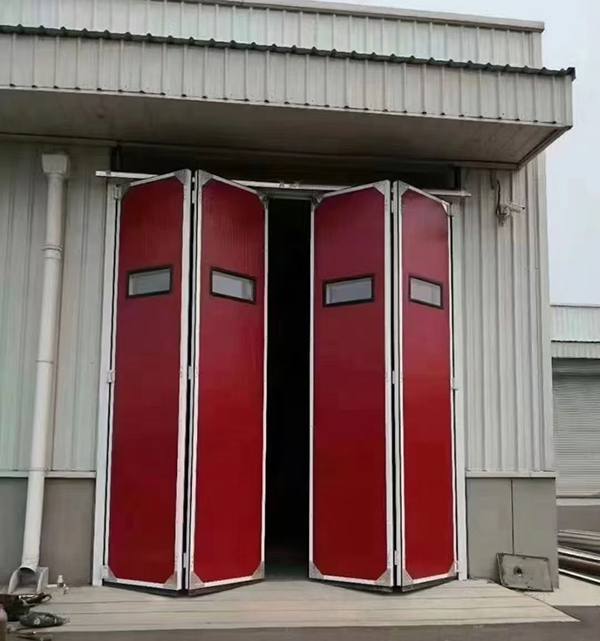 府谷工业折叠门在大型装配车间出入口的应用实例